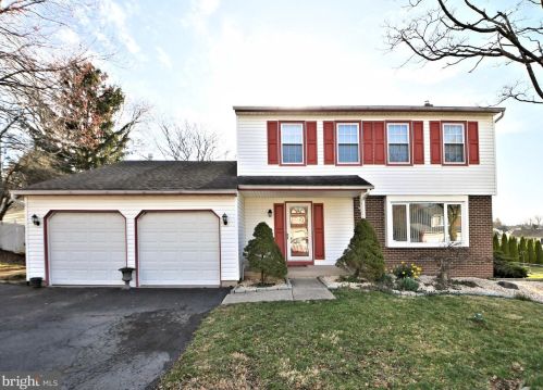 38 Hampton Dr, Langhorne, PA 19047-1157
