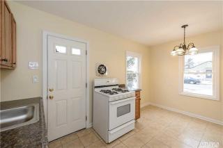 42 Bert Ave, Westbury NY  11590-4102 exterior