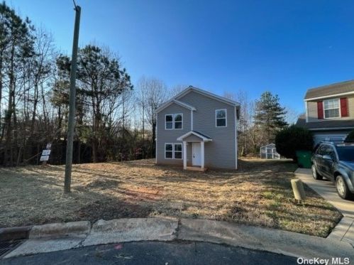 321 Cupped Oak Ct, Charlotte, NC 28213-4915