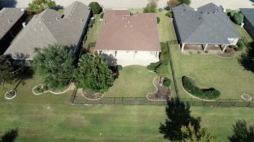 10825 Southerland Dr, Denton TX  76207-8683 exterior