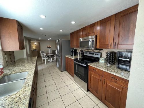 913 Lombardy Dr, Plano TX  75023-7105 exterior