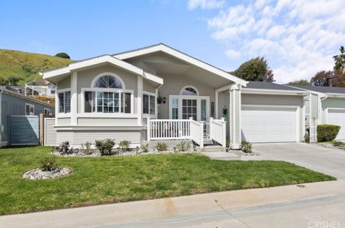 19853 Crestview Dr, Santa Clarita, CA 91351-5745