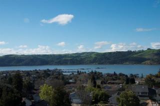 352 Lori Dr, Benicia, CA 94510-2637