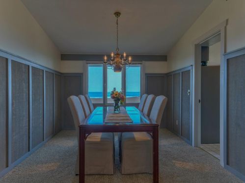 1136 Beacon Ave, Del Monte Park CA  93950-2106 exterior