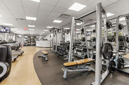 127 Greyrock Pl, Stamford CT  06901-3100 exterior