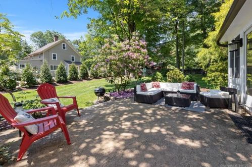 12 Falmouth Rd, Stamford CT  06903-2312 exterior