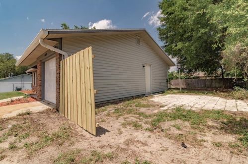 11625 129th Ln, Ocklawaha FL  32179-5096 exterior