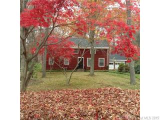 31 Wagner Dr, New Haven, CT 06518-1112