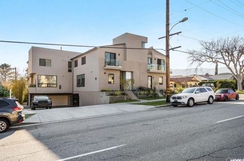 2222 Montrose Ave, Montrose, CA 91020-1510