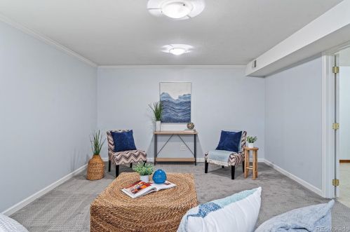 351 Jasmine St, Denver CO 80222-7016 exterior