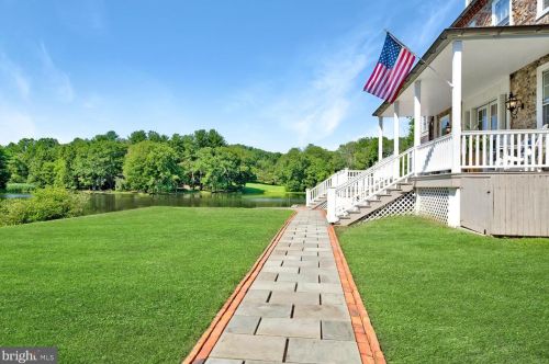 80 Heyburn Rd, Chadds Ford, PA 19317-9707