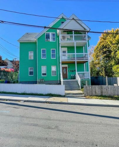 152 Farm St, Waterbury CT  06704-3616 exterior