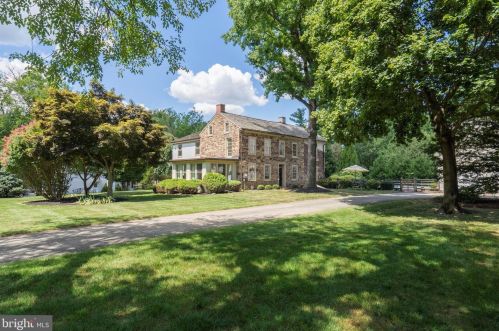 737 Hoover Rd, Blue Bell PA  19422-2015 exterior