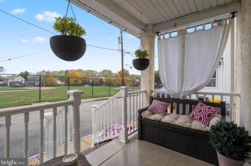 145 Roosevelt Ter, Ardmore, PA 19003-1306