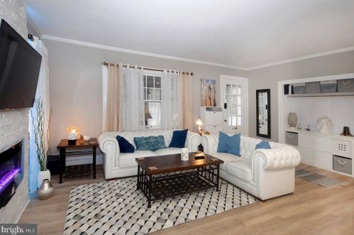 221 Kings Hwy, Camden NJ  08106-1616 exterior