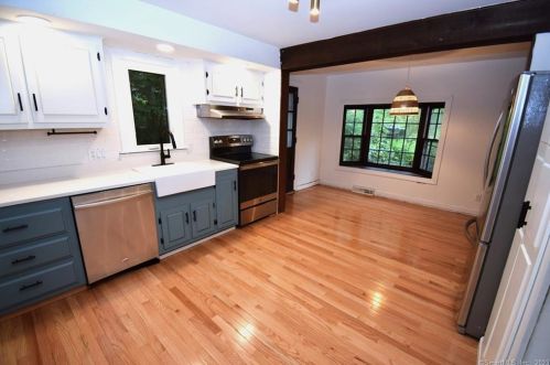168 Sea Hill Rd, North Branford CT  06471-1406 exterior
