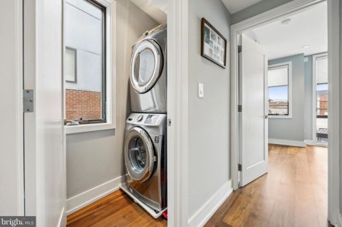 310 Fairmount Ave, Philadelphia PA  19123-2931 exterior