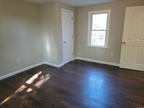 72 Cherry Ave, West Sayville NY  11796-1214 exterior