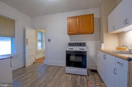 204 Harrington Ave, Harrington DE  19952-1118 exterior