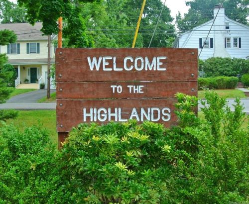 176 Davis Ave, White Plains NY  10605-3107 exterior