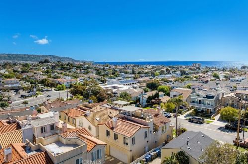 220 Juanita Ave, Redondo Beach, CA 90277-3212