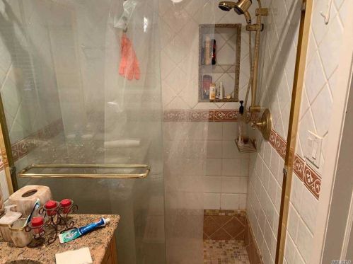 192 Hickory Rd, Woodsburgh NY  11598 exterior