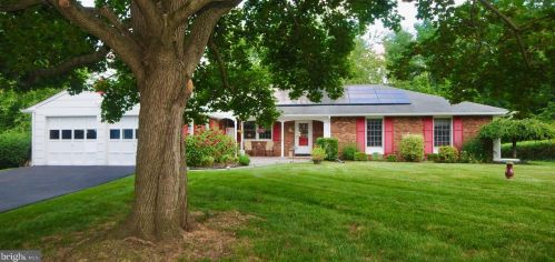 706 Briarwood Ct, Yardley, PA 19067-3005