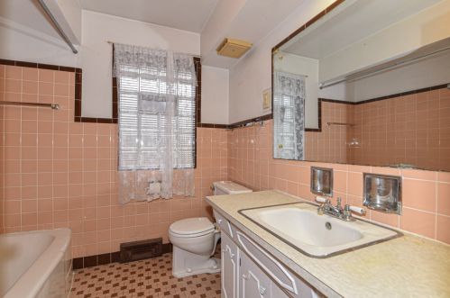 138 Van Norman Ave, Milwaukee WI 53235-5723 exterior