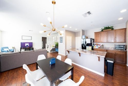 7993 Southpoint St, Chino CA  91708-7682 exterior