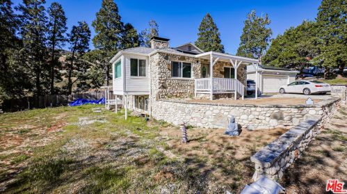 40321 Calle Rosalito, Santa Clarita CA  91390-1088 exterior