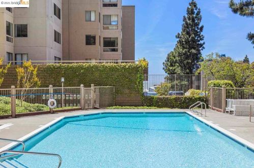 545 Pierce St, Berkeley CA  94706-1046 exterior