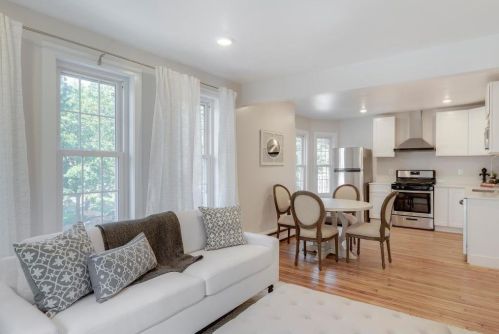 2549 Aldrich Ave, Minneapolis MN 55405-2925 exterior