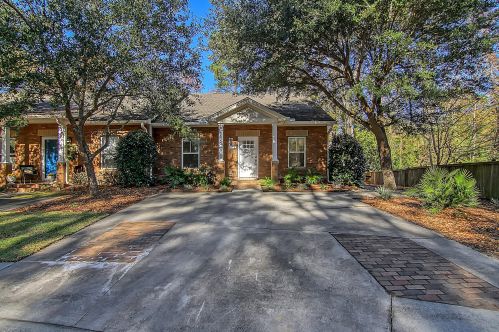 1713 Lauda Dr, Mount Pleasant SC  29464-9601 exterior