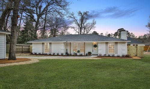 1329 Briar Cliff St, Conroe, TX 77385-9740