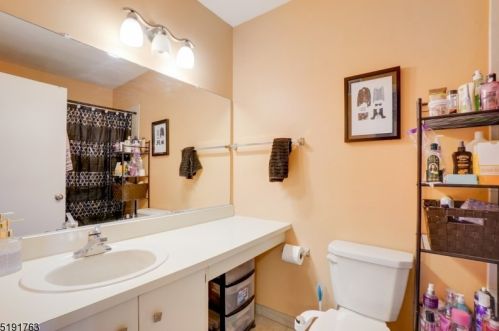166 Gettysburg Way, Lincoln Park NJ  07035-1821 exterior