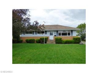 7264 Hacienda Dr, Cleveland, OH 44130-5233