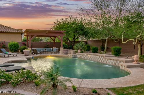 1818 Calle Escuda, Phoenix, AZ 85085-8022