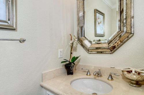 13 Alverno Ct, Redwood City CA  94061-1825 exterior