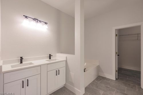 1823 6th Ave, Cape Coral FL  33909-9216 exterior