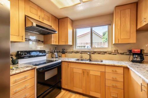 2130 Creek Ct, Newman CA  95360-1445 exterior