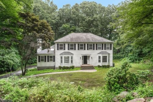 10 Timberline Dr, Roxbury Township, NJ 07836-9133