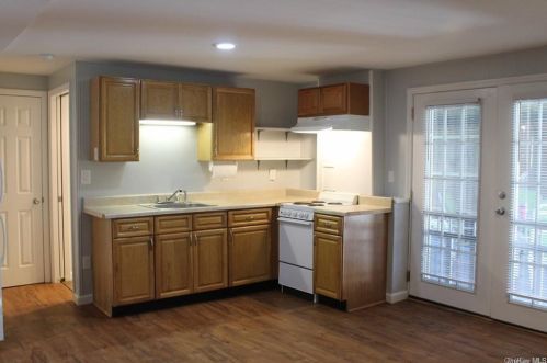 81 Maple Ave, Goshen NY  10924-6733 exterior