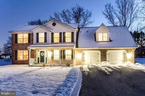 848 Lindsey Rd, Carlisle, PA 17015-9223