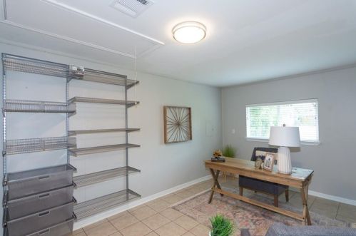 8016 Briarwood Ln, Austin TX 78757-6929 exterior