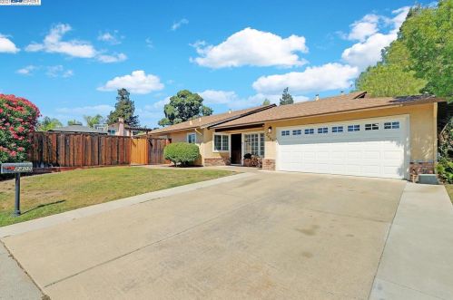 2405 Pasatiempo St, Livermore, CA 94551-5639