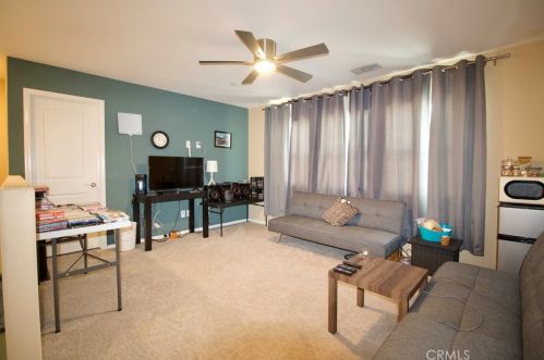 865 Pine Ave, Rialto CA  92376-4552 exterior