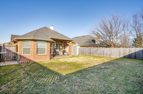 109 Toma Hawk Dr, Greenville TX 75402-2802 exterior
