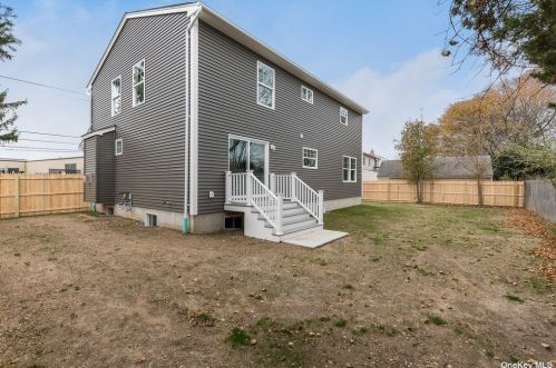 341 New Hwy, Amityville NY  11701-1107 exterior