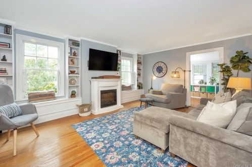 110 Bedford Rd, Pleasantville, NY 10570-1612