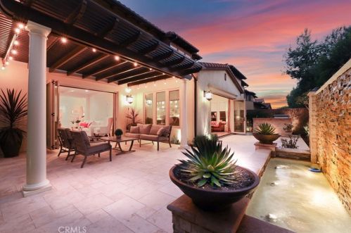 22 Shadybend, Irvine CA  92602-0844 exterior